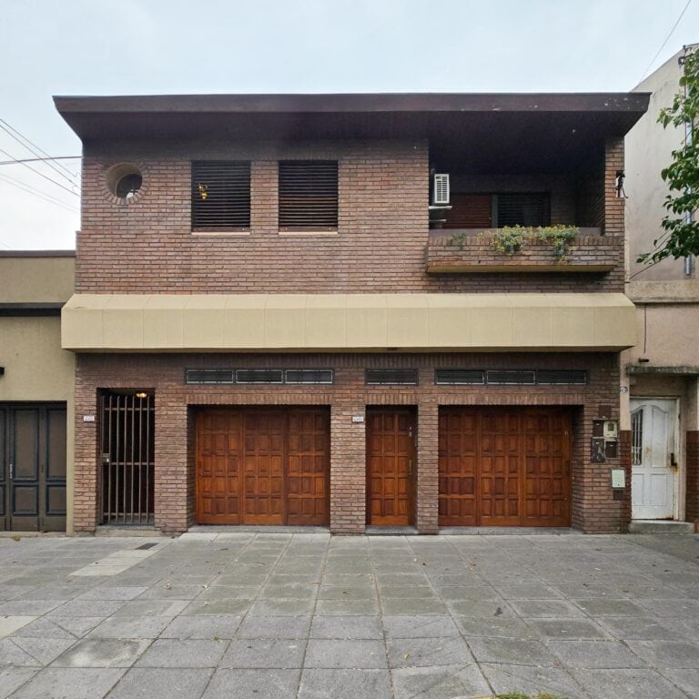 Casa en Block – Ideal 2 familias – Cañada de Gómez 4400, Villa Lugano, CABA.