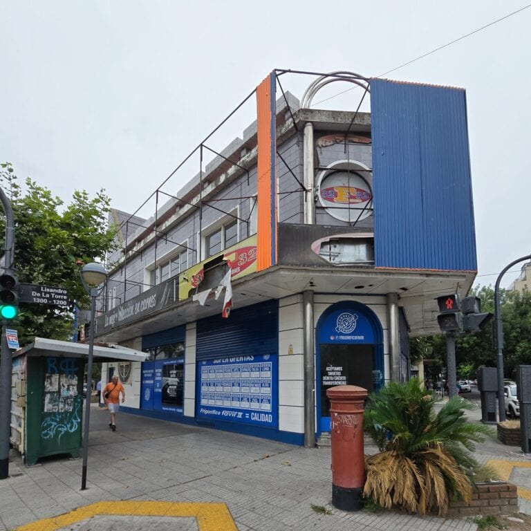 Alquiler – Excepcional local 286M2 desarrollado en 2 plantas. ¡Oportunidad única! – Emilio Castro 6700, Liniers, CABA.